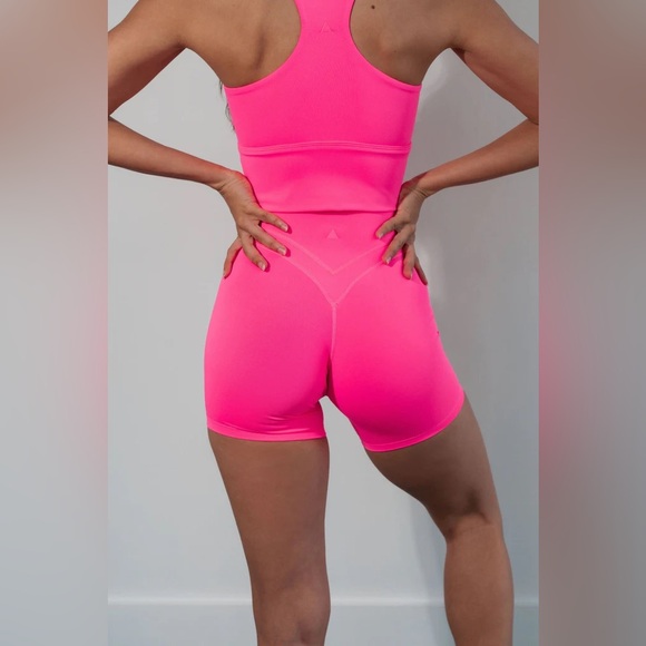 Vitality Pulse Volley Short Neon Pink Small EUC - Picture 2 of 4